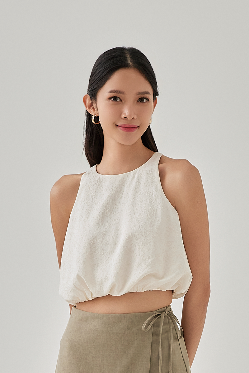 Alisa Floral Textured Balloon Top in White