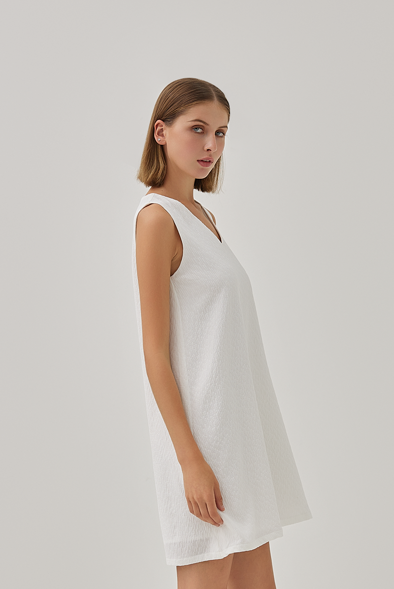 Luna Textured V-Neck Flowy Dress in White