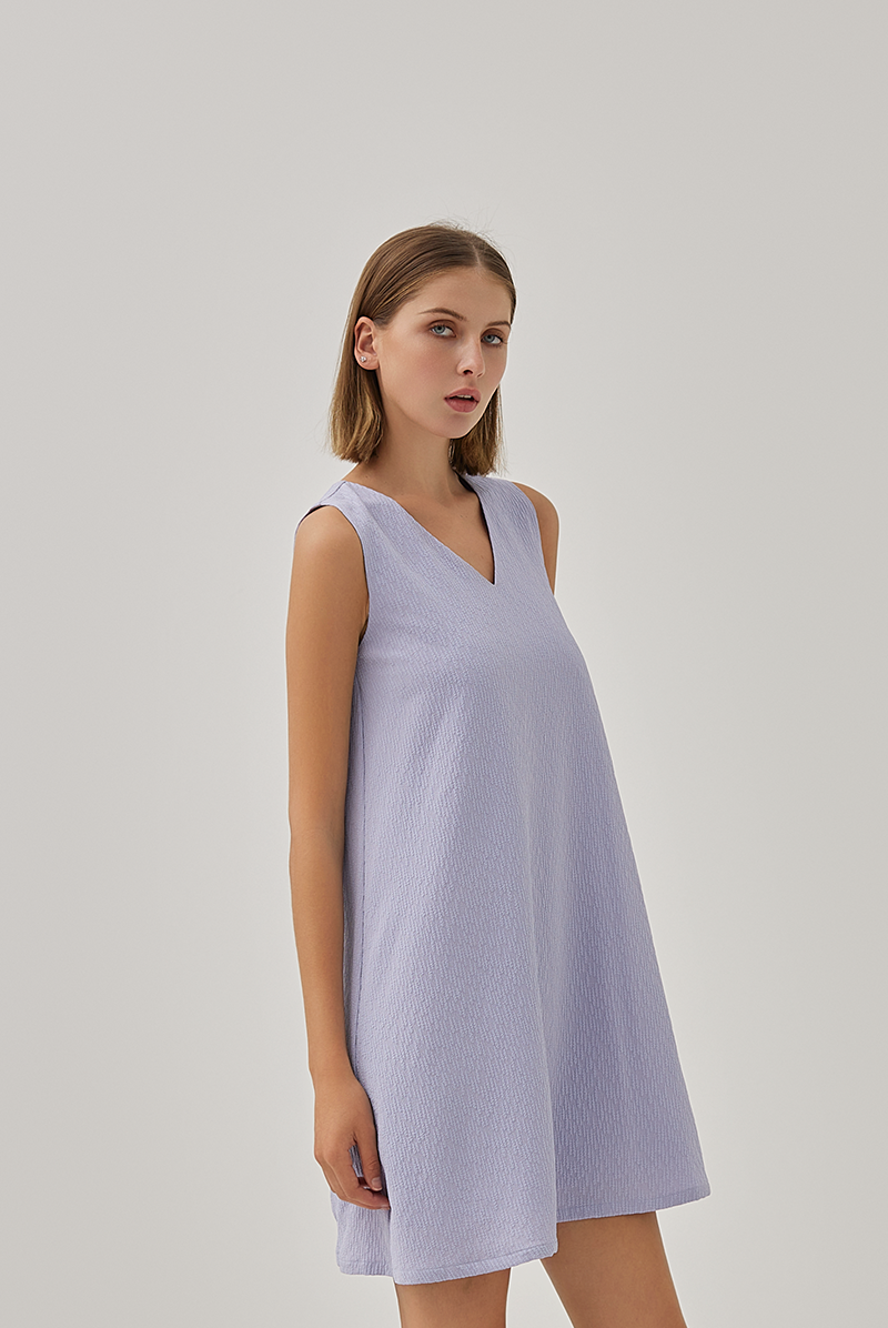 Luna Textured V-Neck Flowy Dress in Lilac