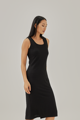 Rosee Fitted Midi Dress in Black