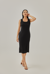 Rosee Fitted Midi Dress in Black