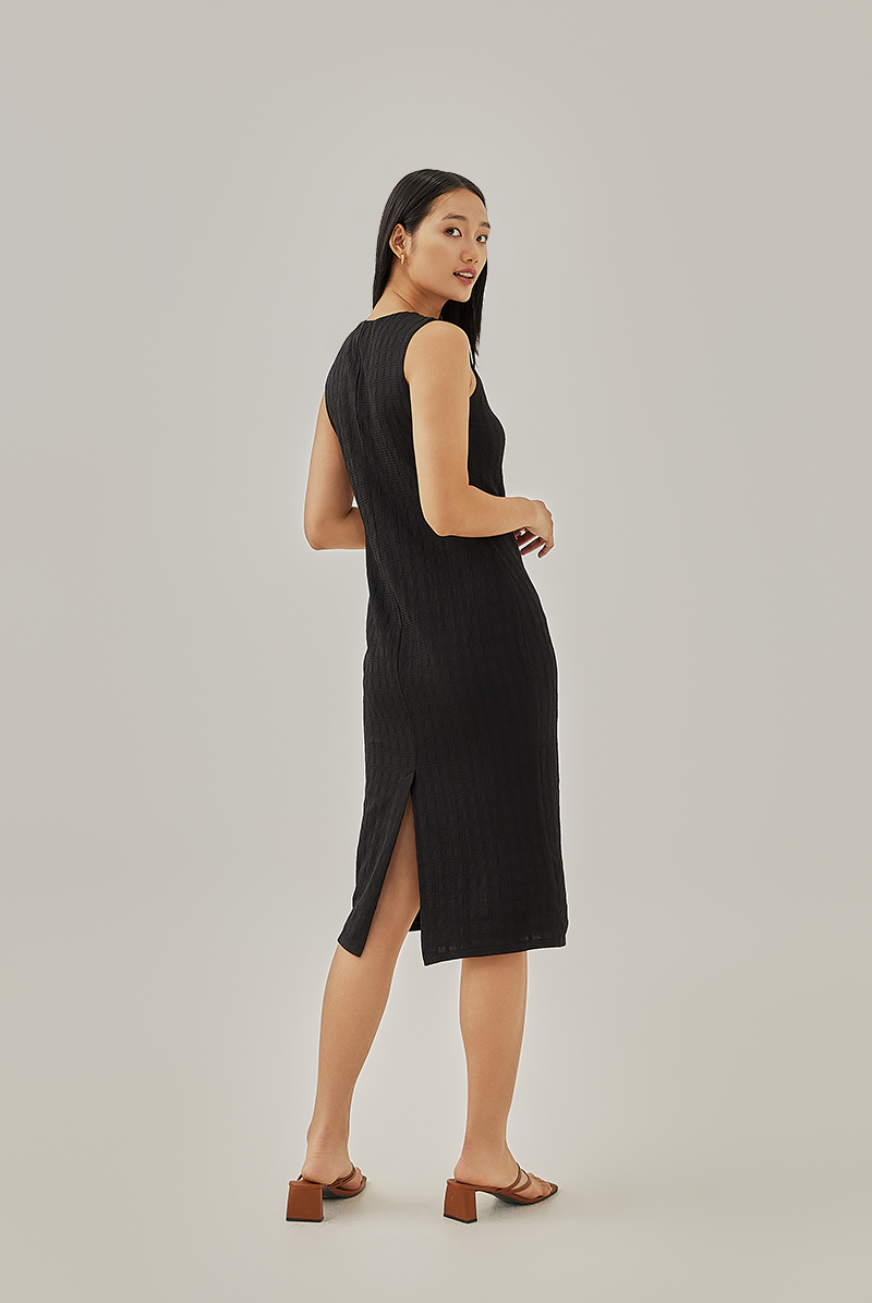 Rosee Fitted Midi Dress in Black