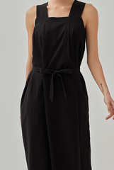 Everlee Square Neck Midi Dress in Black