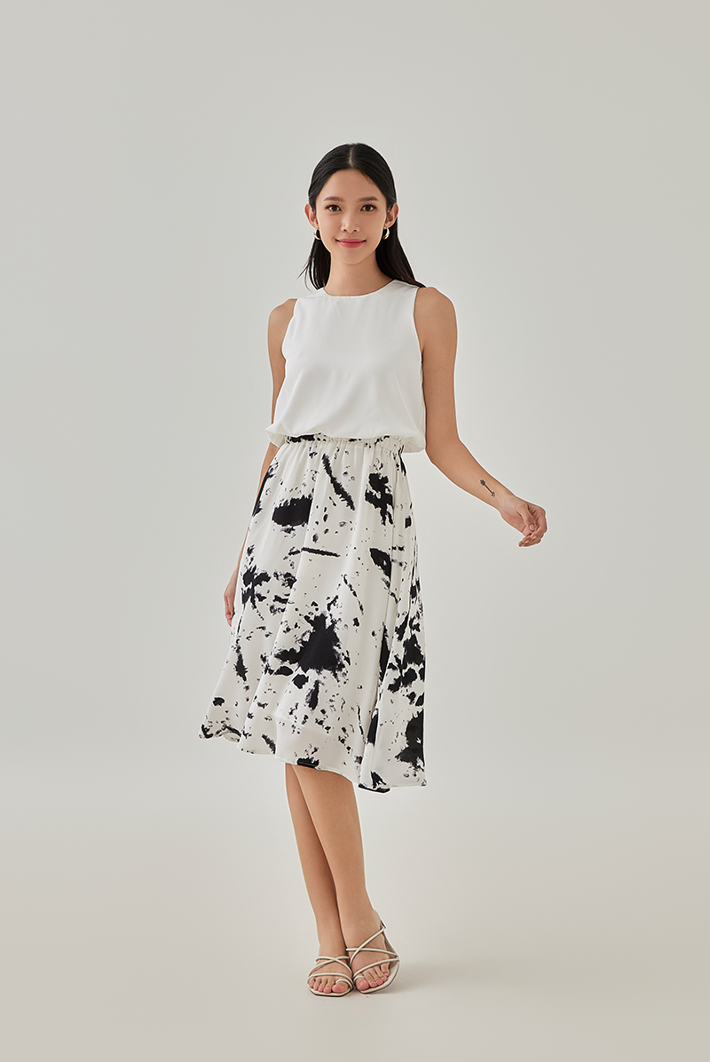 Britta Abstract Dress in White