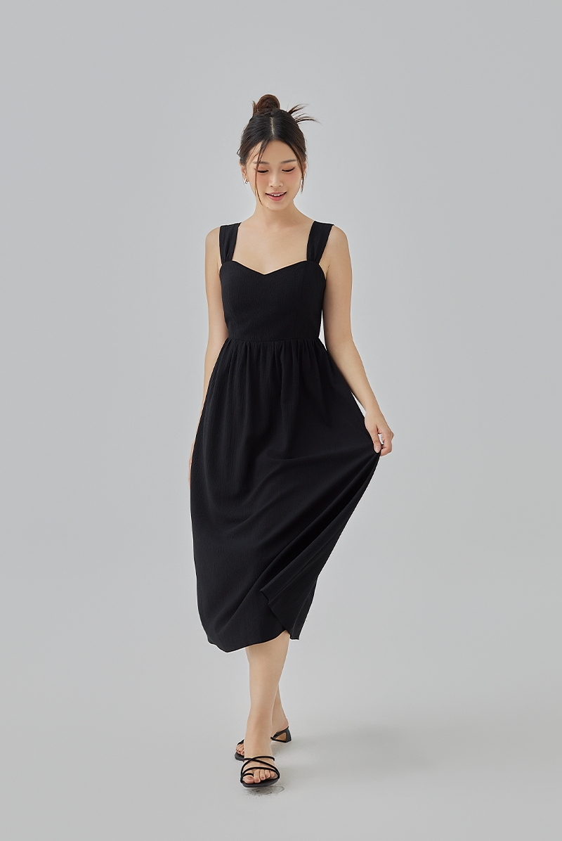 Daphny Padded Midi Dress in Black 