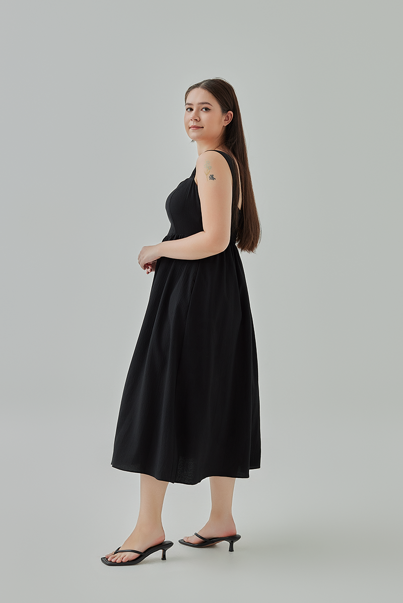 Daphny Padded Midi Dress in Black 