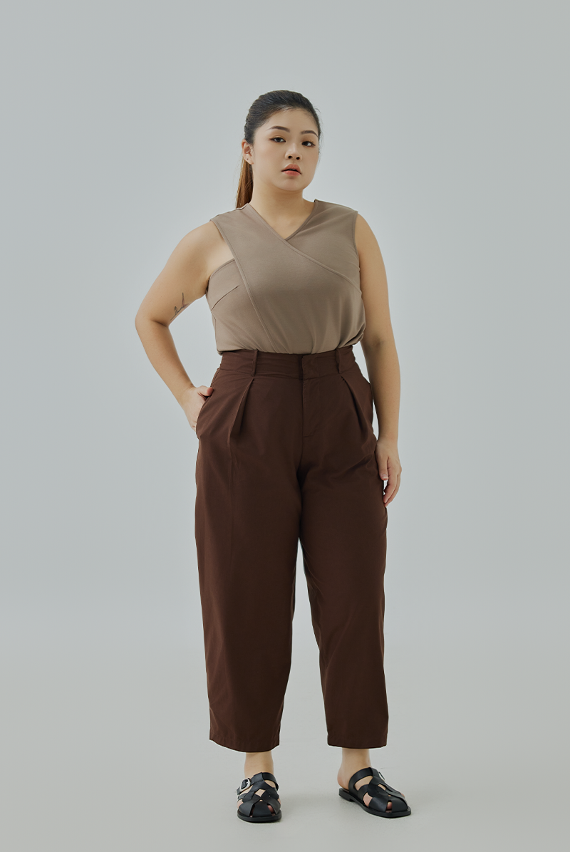 Pleated Pegged Cropped Pants