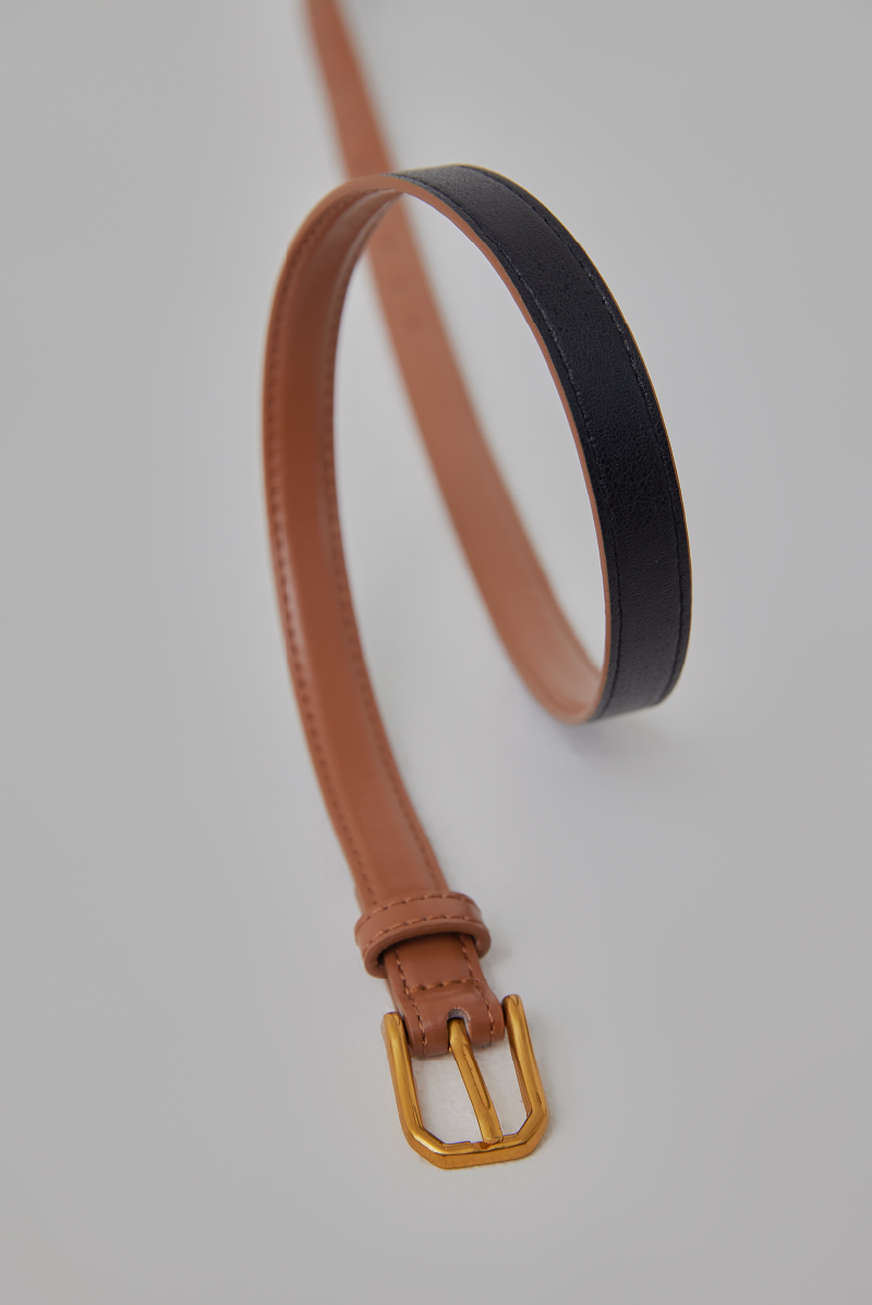 Gold Buckle Leather Belt in Camel