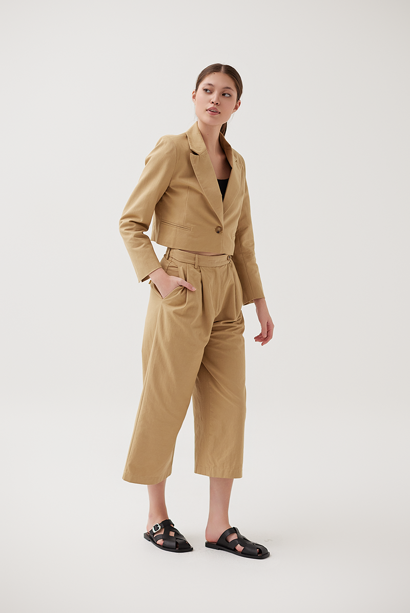 Notch Lapel Cropped Blazer in Khaki