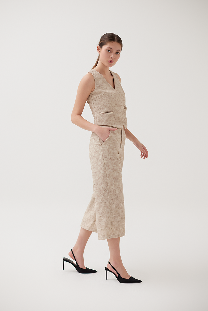 Tencel V Hem Vest in Brown