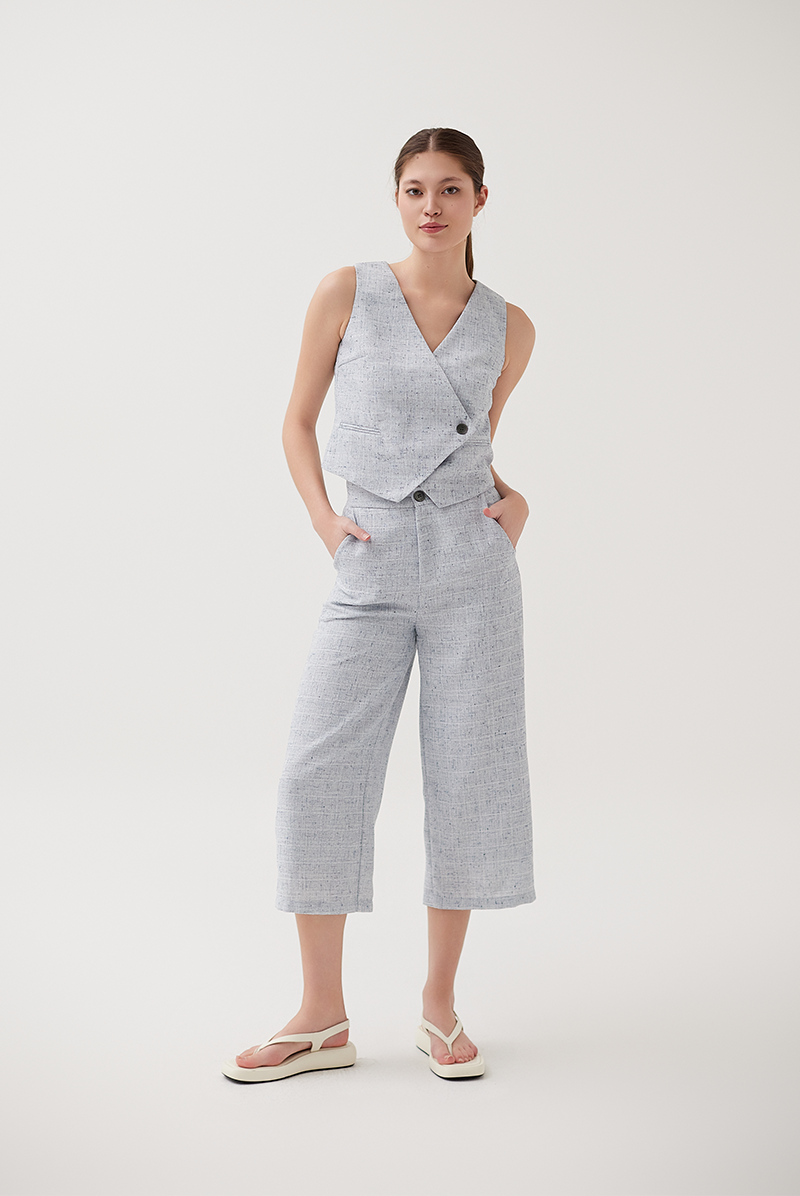Tencel V Hem Vest in Dark Blue