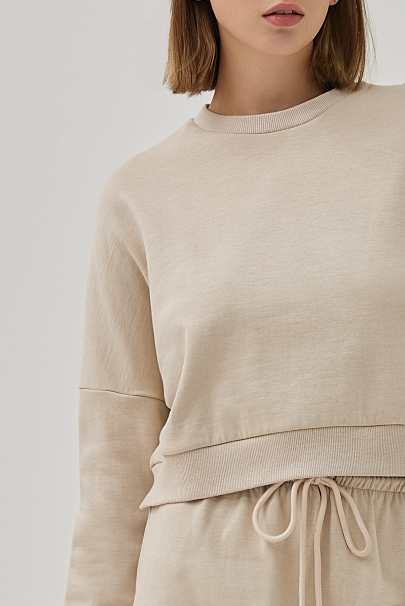 Gwenda Drop Shoulders Crop Sweatshirt in Almond