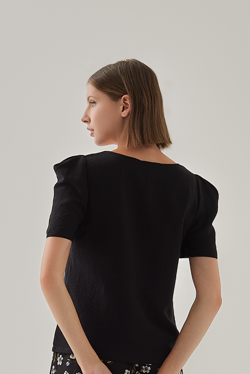 Neola Puffed Sleeves Square Neck Top in Black