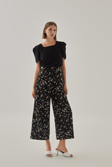 Neola Puffed Sleeves Square Neck Top in Black