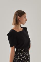 Neola Puffed Sleeves Square Neck Top in Black