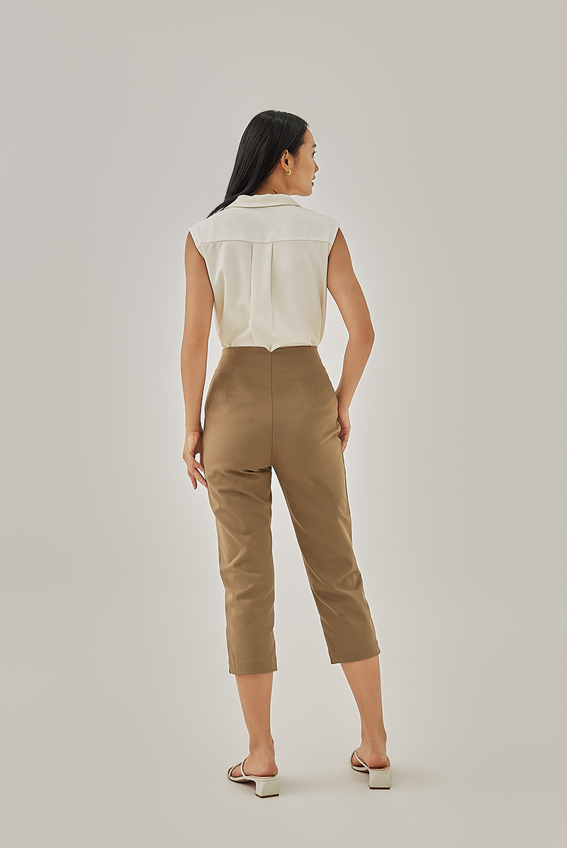 Shain Collared Sleeveless Shirt in Beige