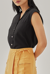 Shain Collared Sleeveless Shirt in Black