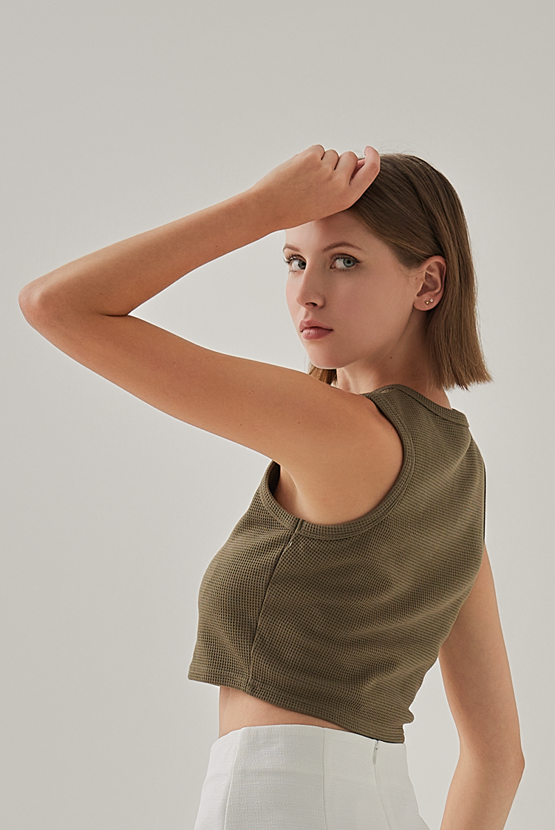 Asher Ribbed Halter Top in Olive Green