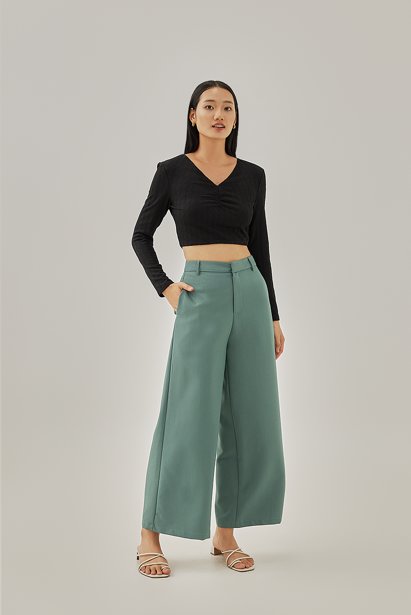 Melisia Ruched Crop Top in Black