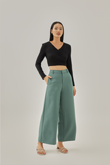 Melisia Ruched Crop Top in Black