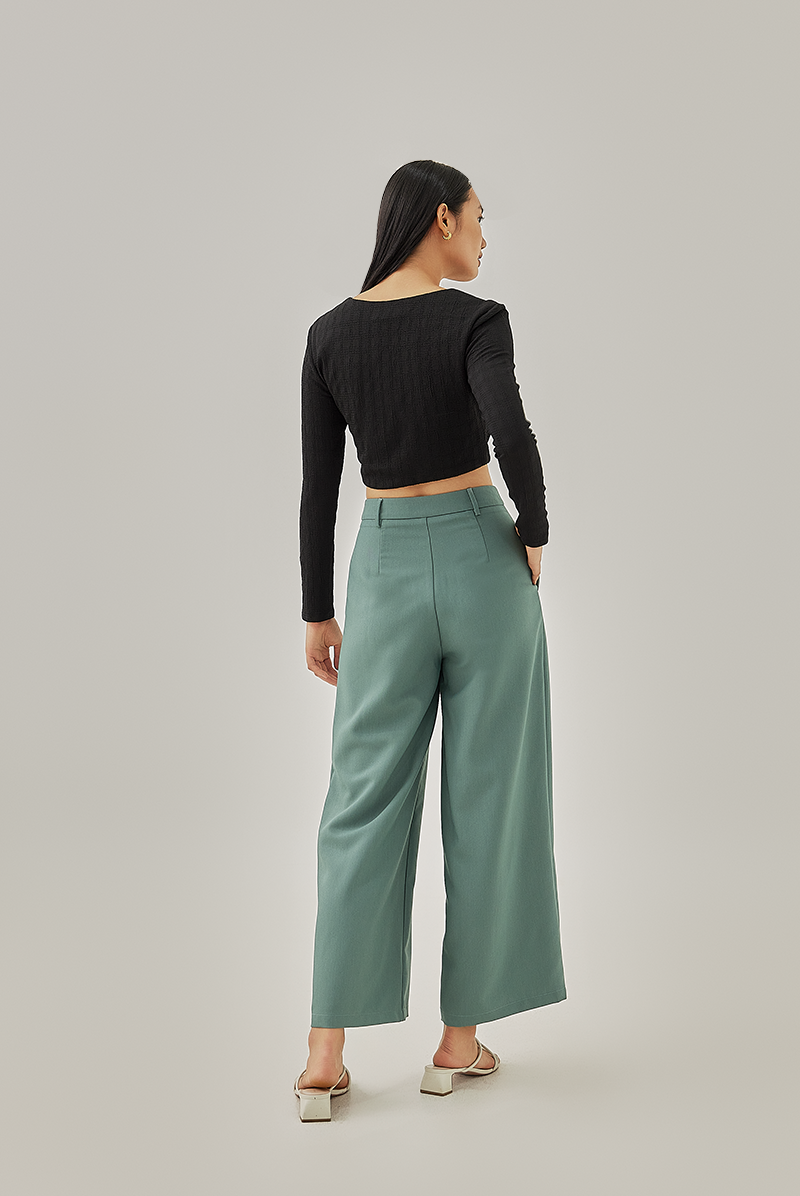 Melisia Ruched Crop Top in Black