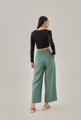Melisia Ruched Crop Top in Black