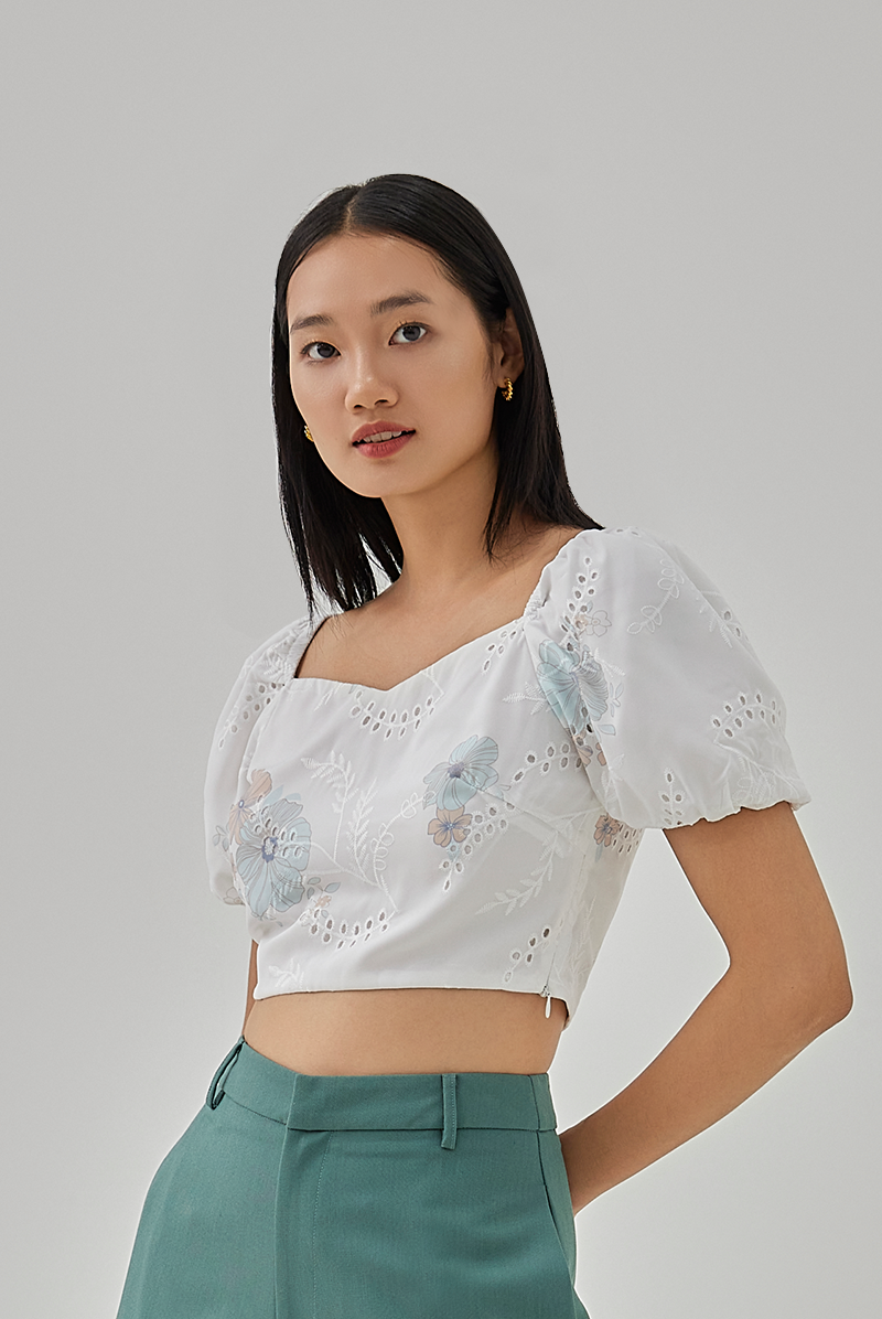 Daine Floral Embroidery Top in White 