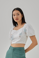 Daine Floral Embroidery Top in White 
