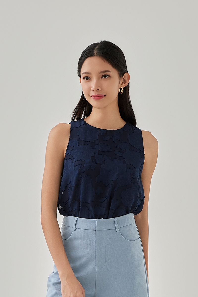 Joanna Sleeveless Floral Textured Top in Navy Blue