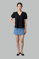 Elara Pintuck Top