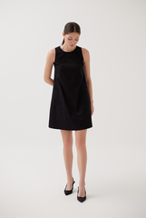 Front Patch Pockets Shift Dress in Black