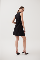 Front Patch Pockets Shift Dress in Black
