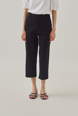 Nina Peg Leg Pants in Black