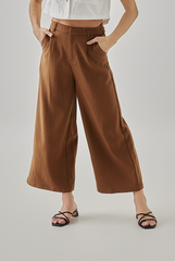 Lawisa Textured Pants in Brown