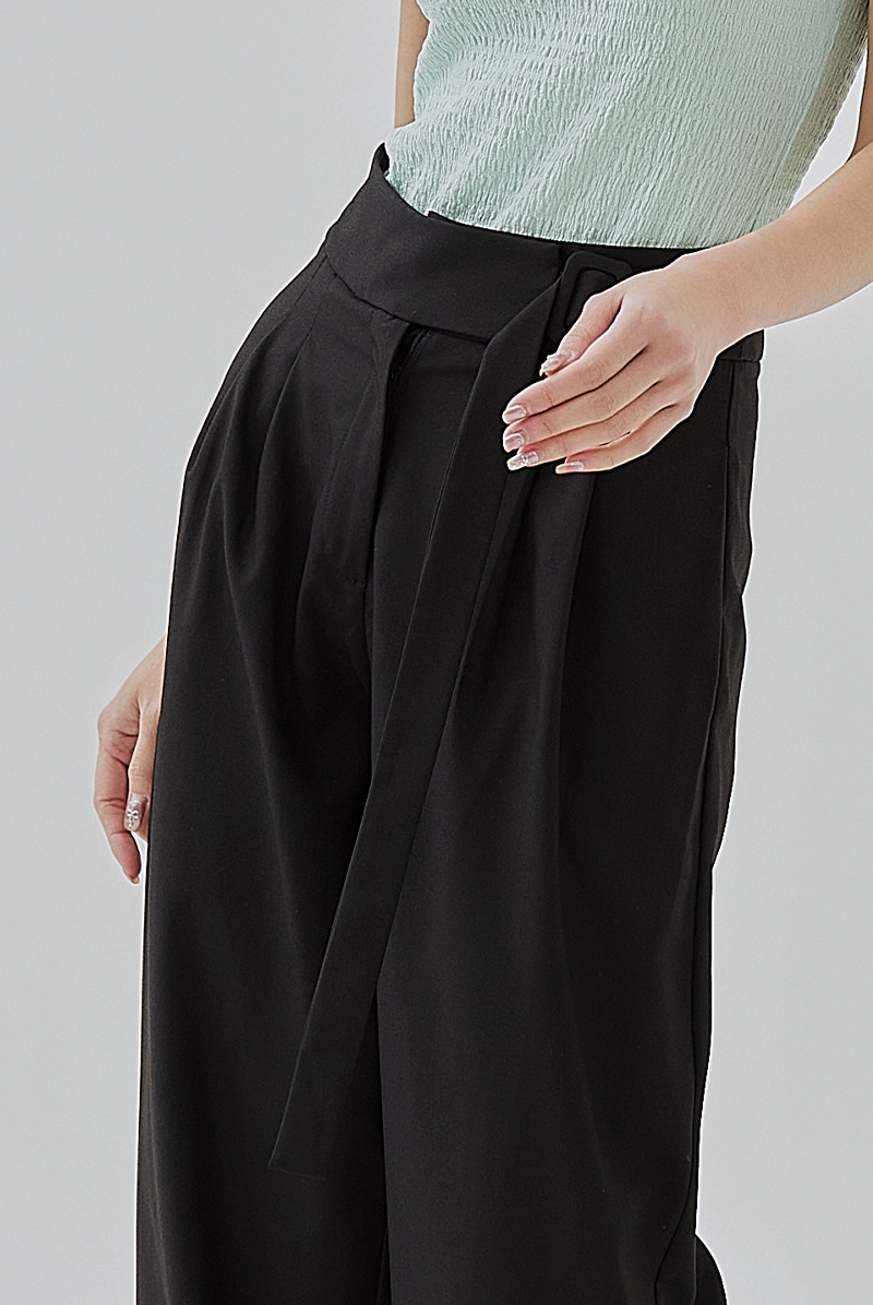 Molly Side Buckle Belt Wide Legged Pants in Black