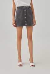 Jade Patch Pockets Denim Skirt in Black