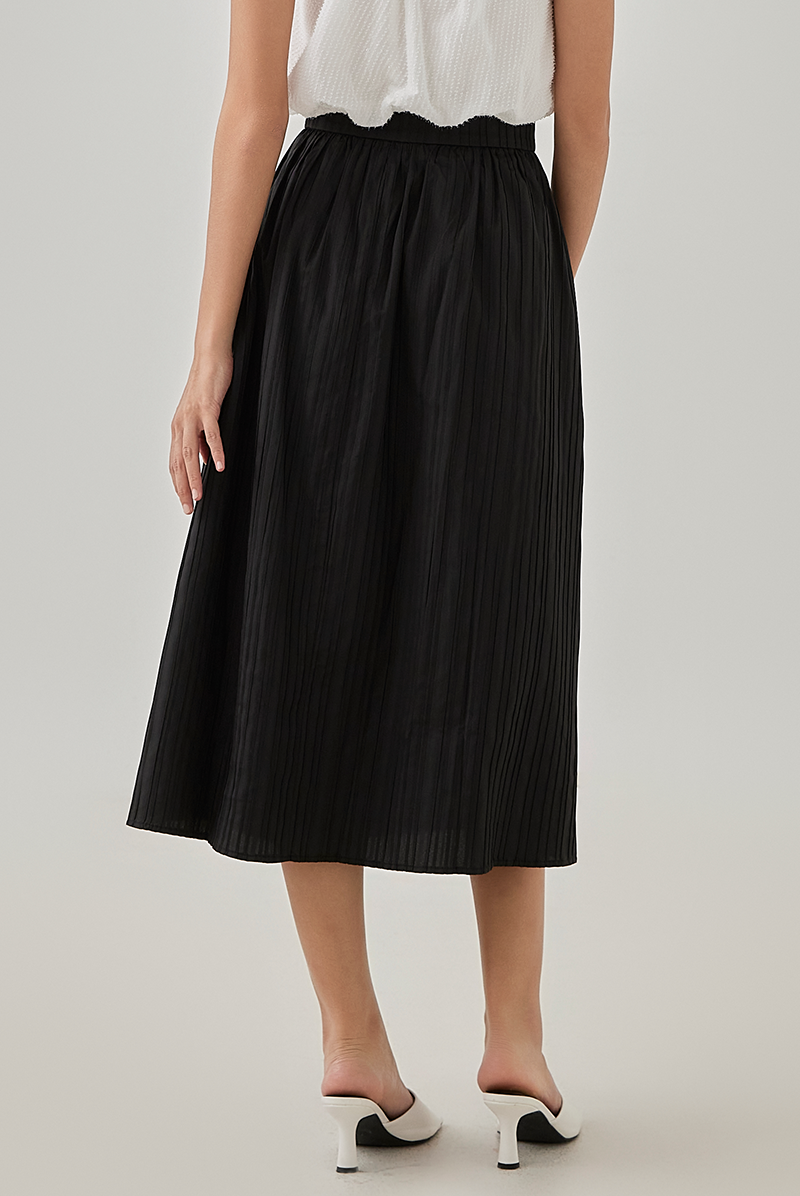 Leona Textured Midi Skirt in Black
