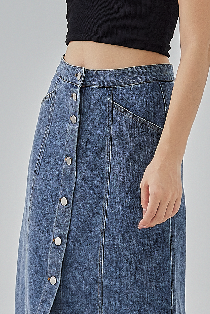 Cherie Denim Button-Up Skirt in Dark Denim