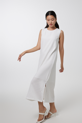 Branwen Basic Midi Dress in White