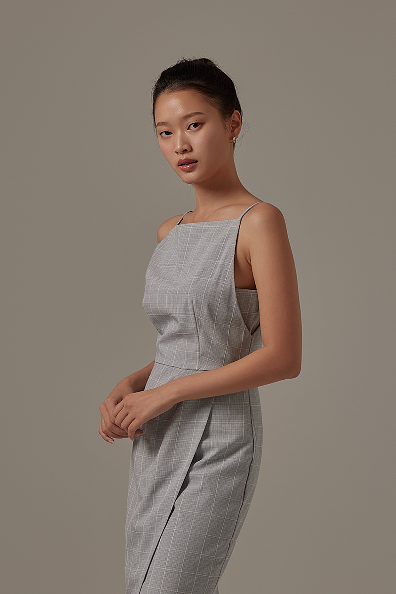 Wynne Wrapped Midi Dress in Grey