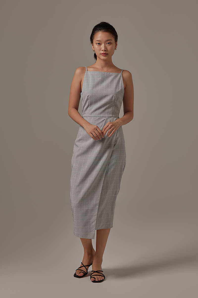 Wynne Wrapped Midi Dress in Grey