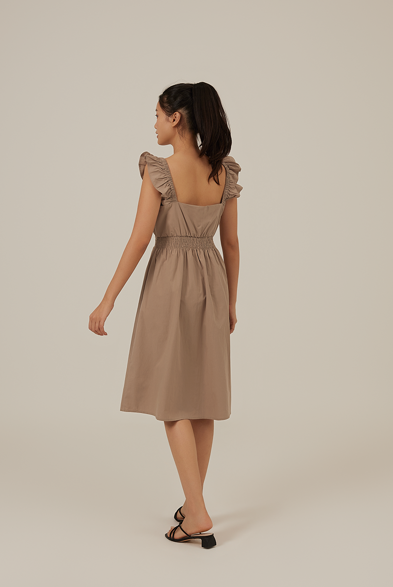 Tailyn Smocked Waist Dress in Clay