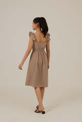 Tailyn Smocked Waist Dress in Clay