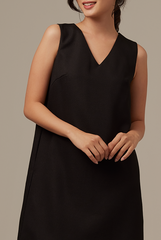 Lynn Textured Shift Dress in Black