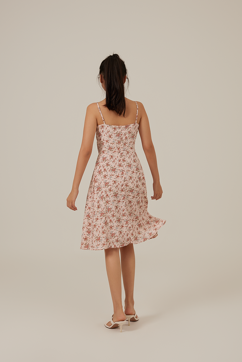 Everlyn Floral Knotted Dress in Pink
