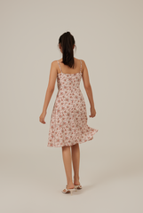 Everlyn Floral Knotted Dress in Pink