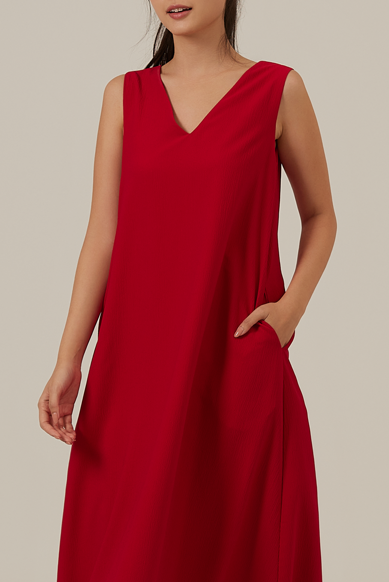 Tinlyn Ribbon V-neck Dress in Red