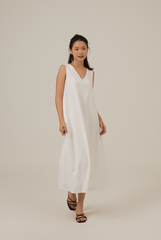 Tinlyn Ribbon V-neck Dress in White