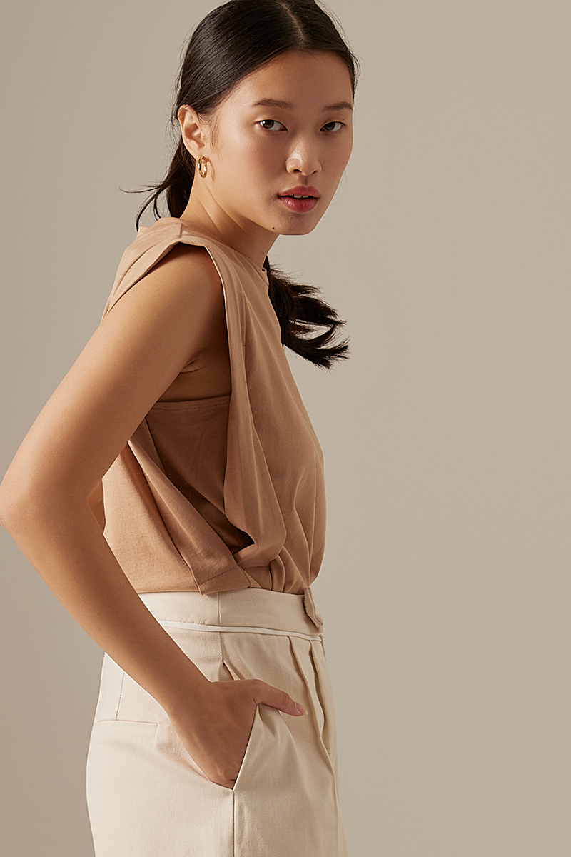 Priscilla Muscle Top in Brown