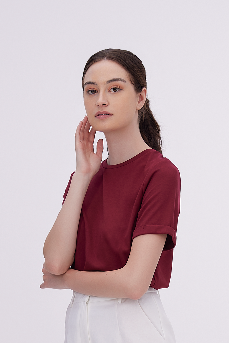 Odella Fitted Top in Burgundy